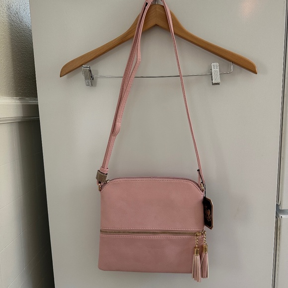 NWT Deluxity Los Angeles Tassel Crossbody Vegan Bag - Picture 2 of 10